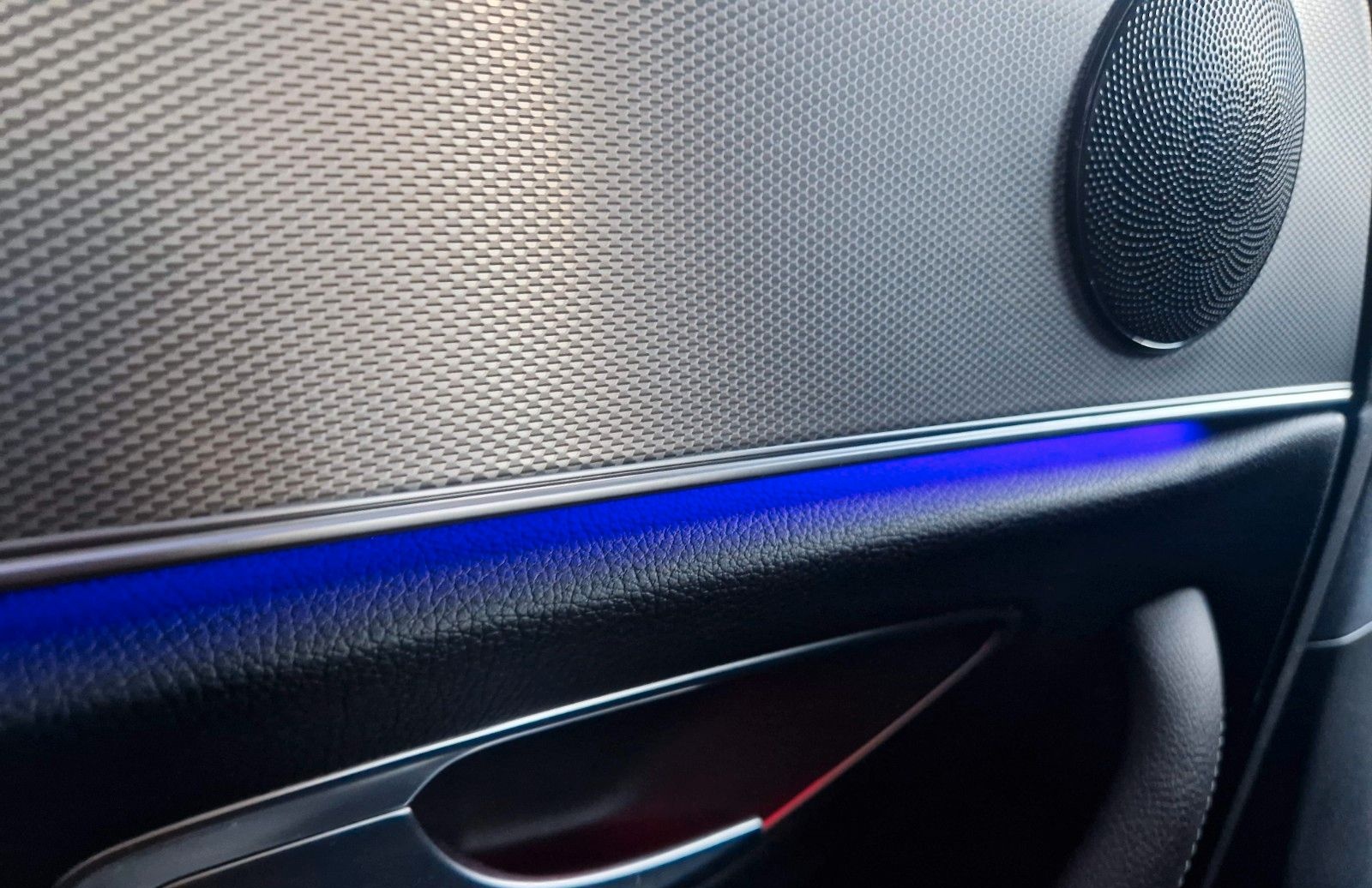 Mercedes-Benz E 200 T-Modell 9G MULTIBEAM COMAND 20" foto 17