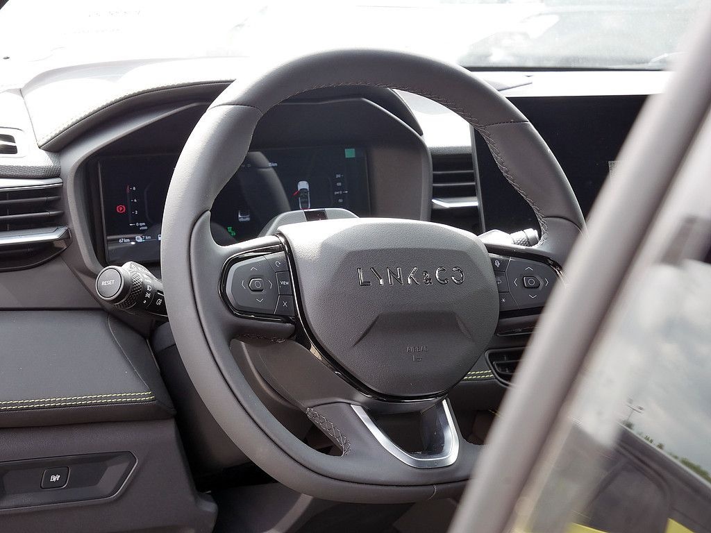 Lynk&Co 01 1.5 TD PHEV 206 kW More ACC FACEL. LED PANO foto 15