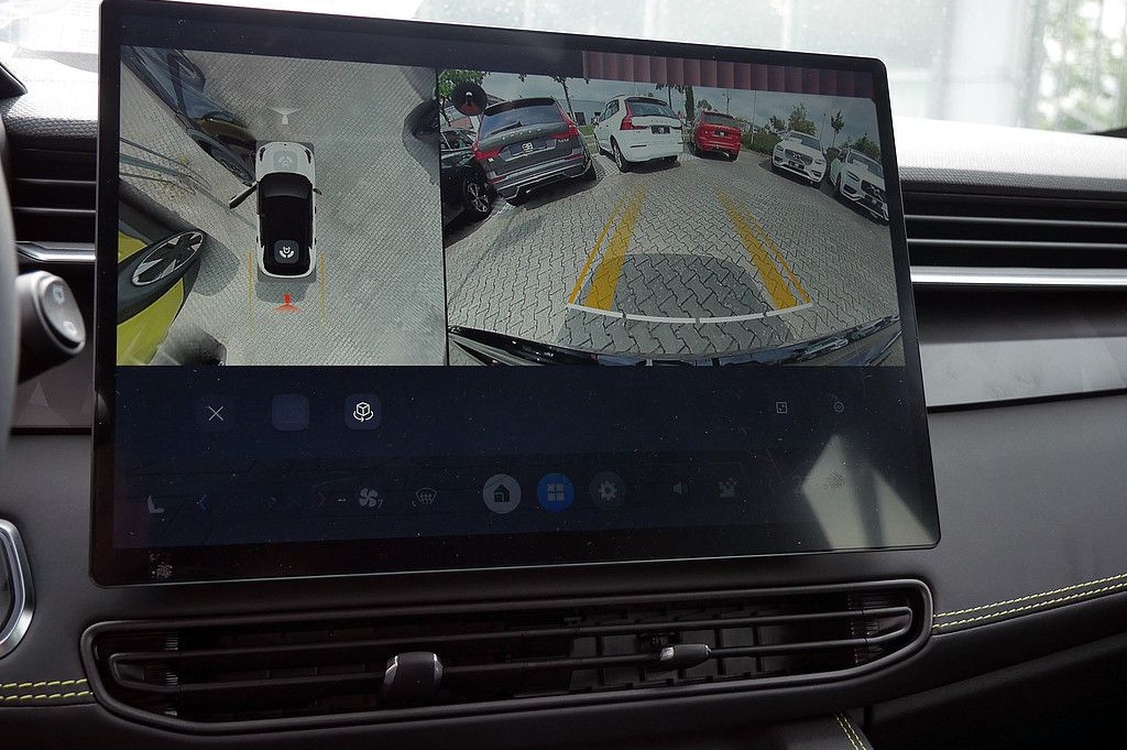 Lynk&Co 01 1.5 TD PHEV 206 kW More ACC FACEL. LED PANO foto 20