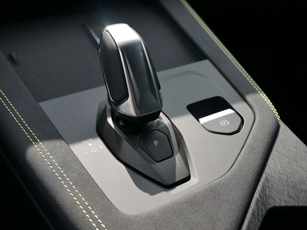 Lynk&Co 01 1.5 TD PHEV 206 kW More ACC FACEL. LED PANO foto 23