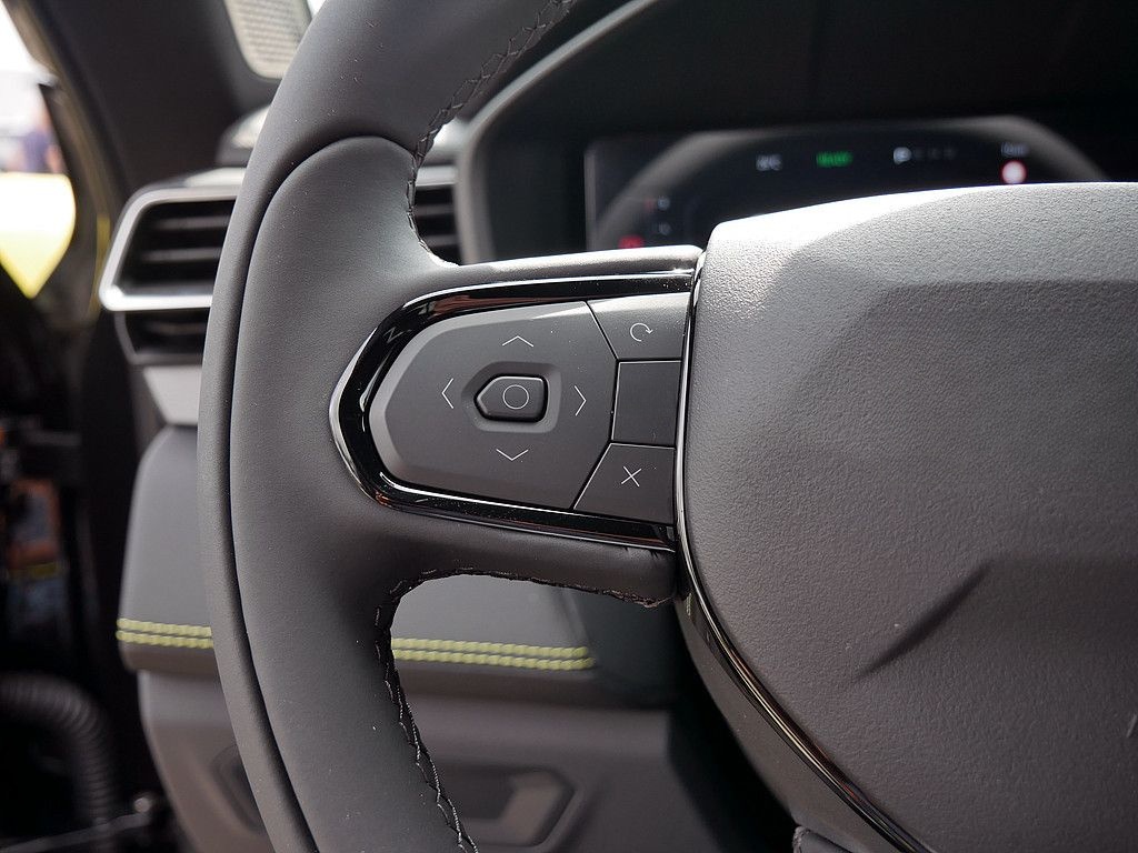 Lynk&Co 01 1.5 TD PHEV 206 kW More ACC FACEL. LED PANO foto 24