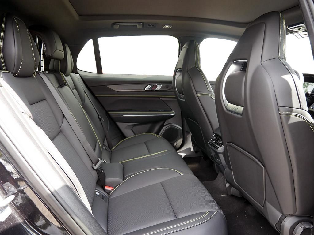 Lynk&Co 01 1.5 TD PHEV 206 kW More ACC FACEL. LED PANO foto 10