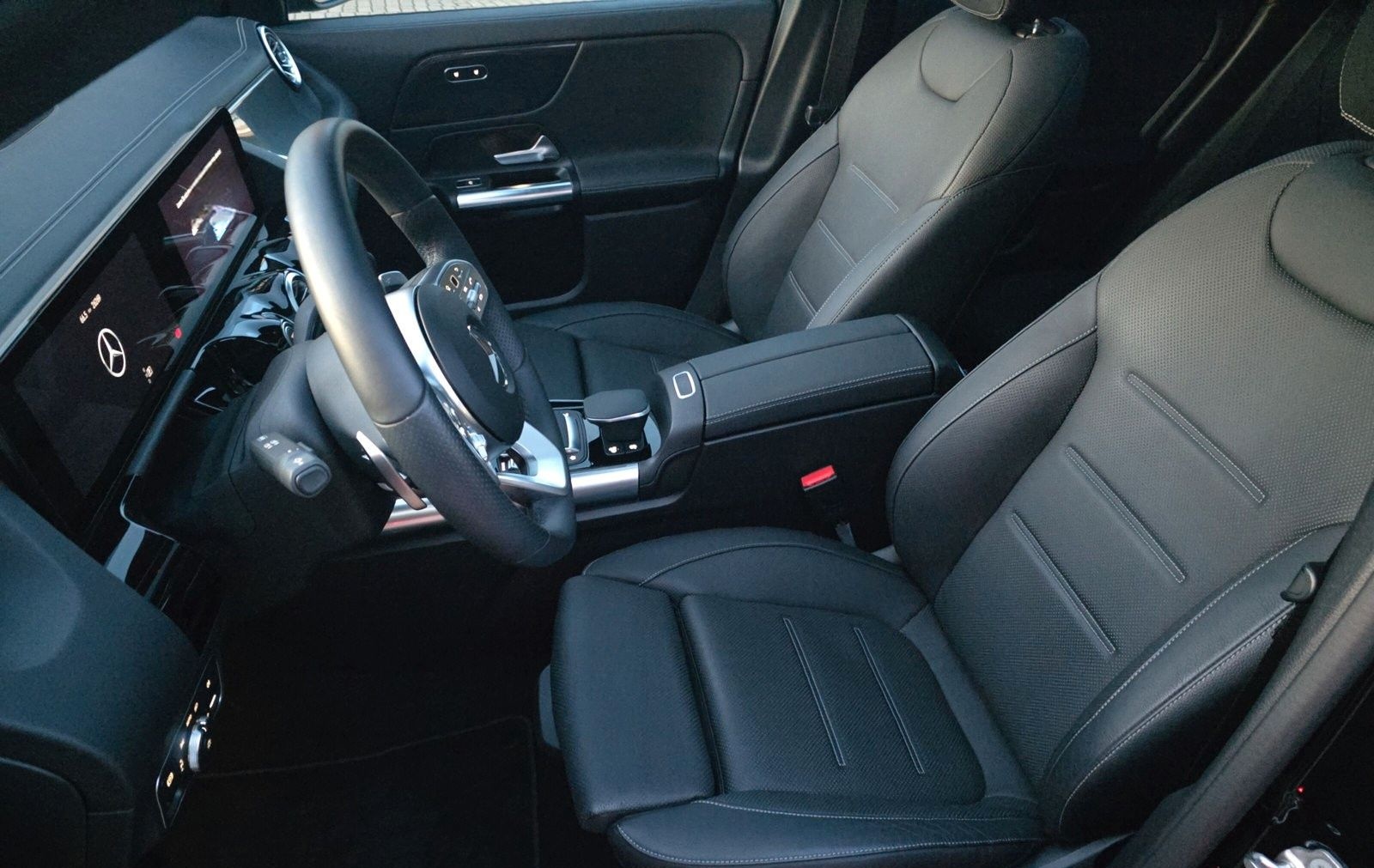 Mercedes-Benz GLA 45 AMG 4Matic Panorama ACC Burmester Head Up foto 13