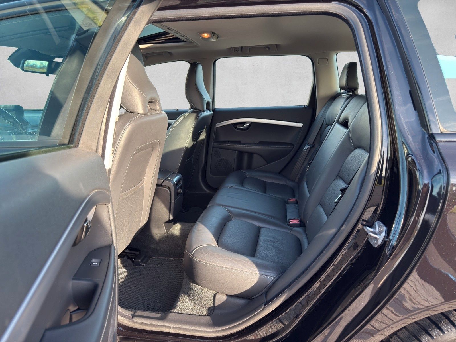 Volvo V70 Kombi Kinetic AWD Allrad|Schiebedach|Navi foto 12