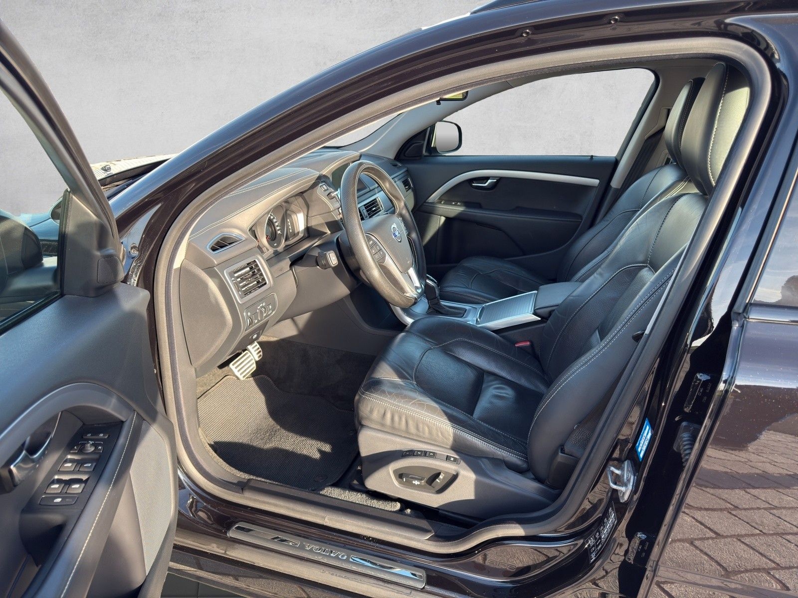 Volvo V70 Kombi Kinetic AWD Allrad|Schiebedach|Navi foto 10