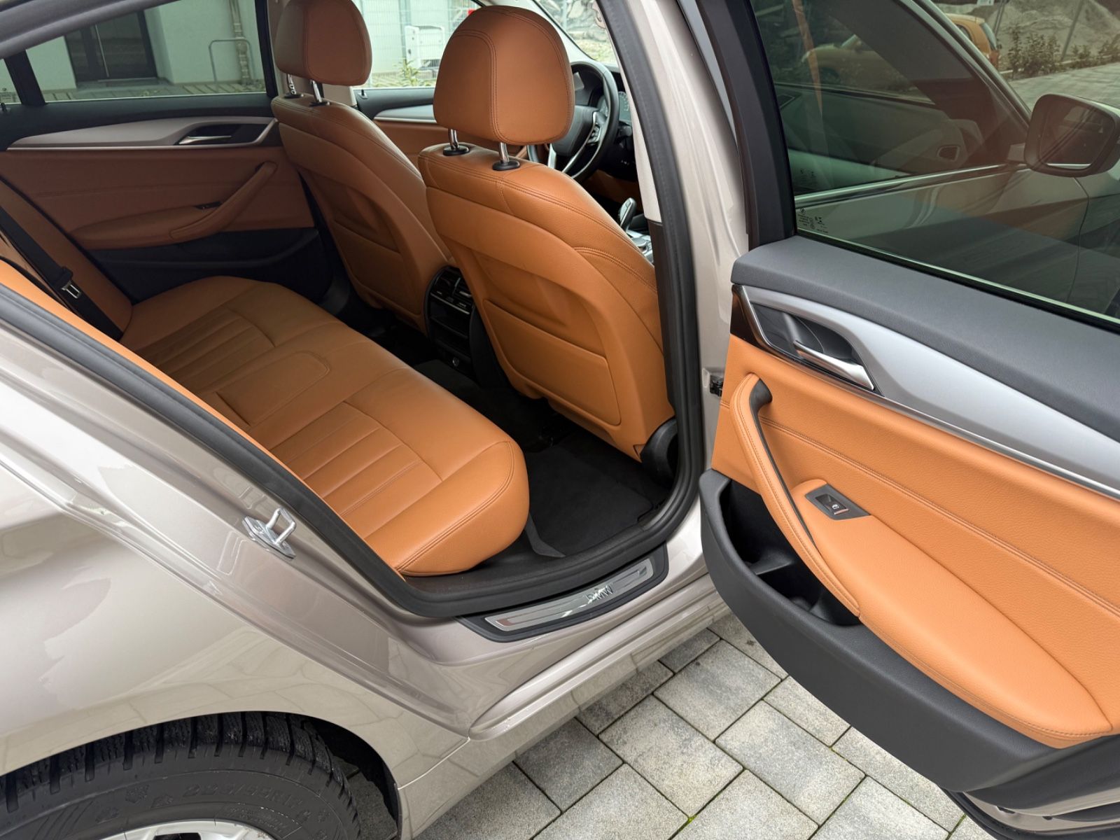 BMW 530 5 Limousine 530 d xDrive foto 14