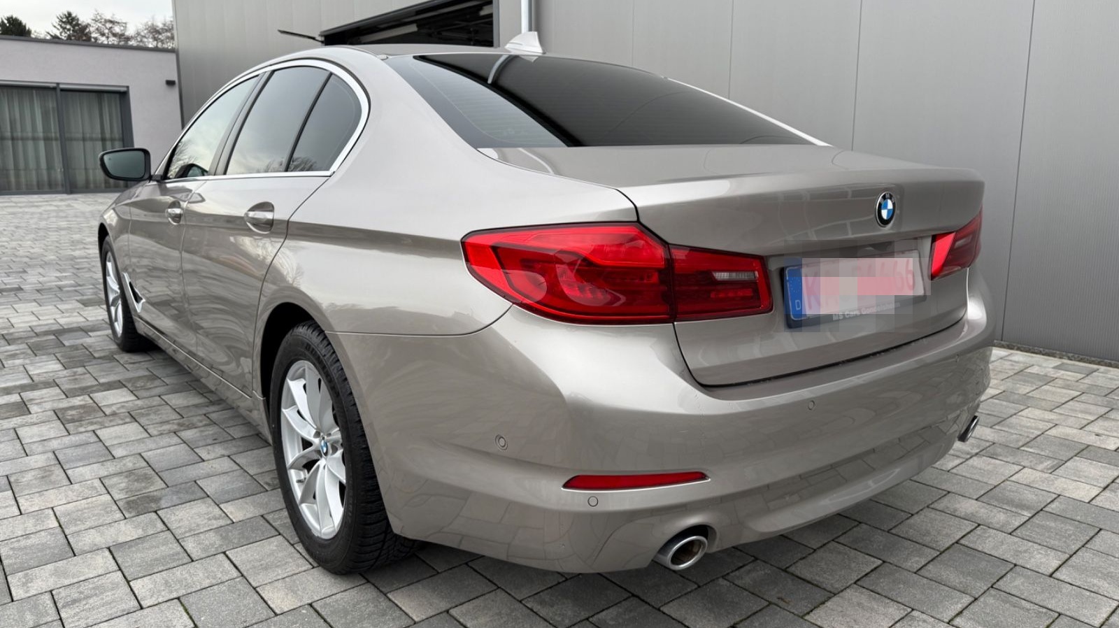 BMW 530 5 Limousine 530 d xDrive foto 6