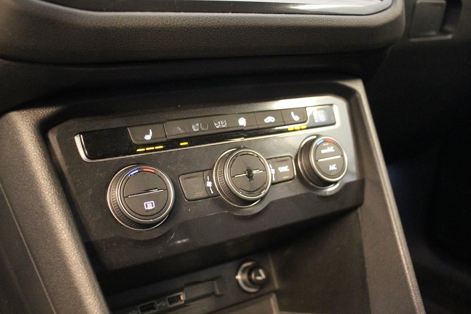 Volkswagen Tiguan Allspace 1.5 TSI NAVI AHK PDC SHZ 7SITZER foto 23