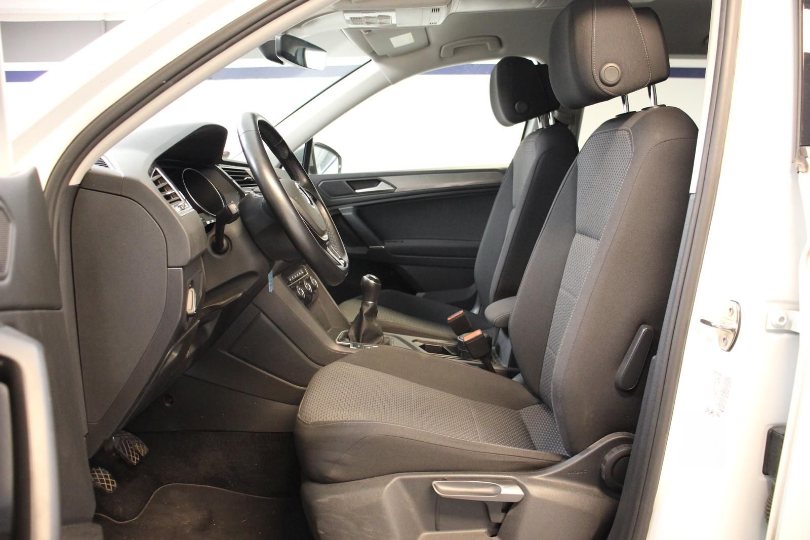 Volkswagen Tiguan Allspace 1.5 TSI NAVI AHK PDC SHZ 7SITZER foto 10