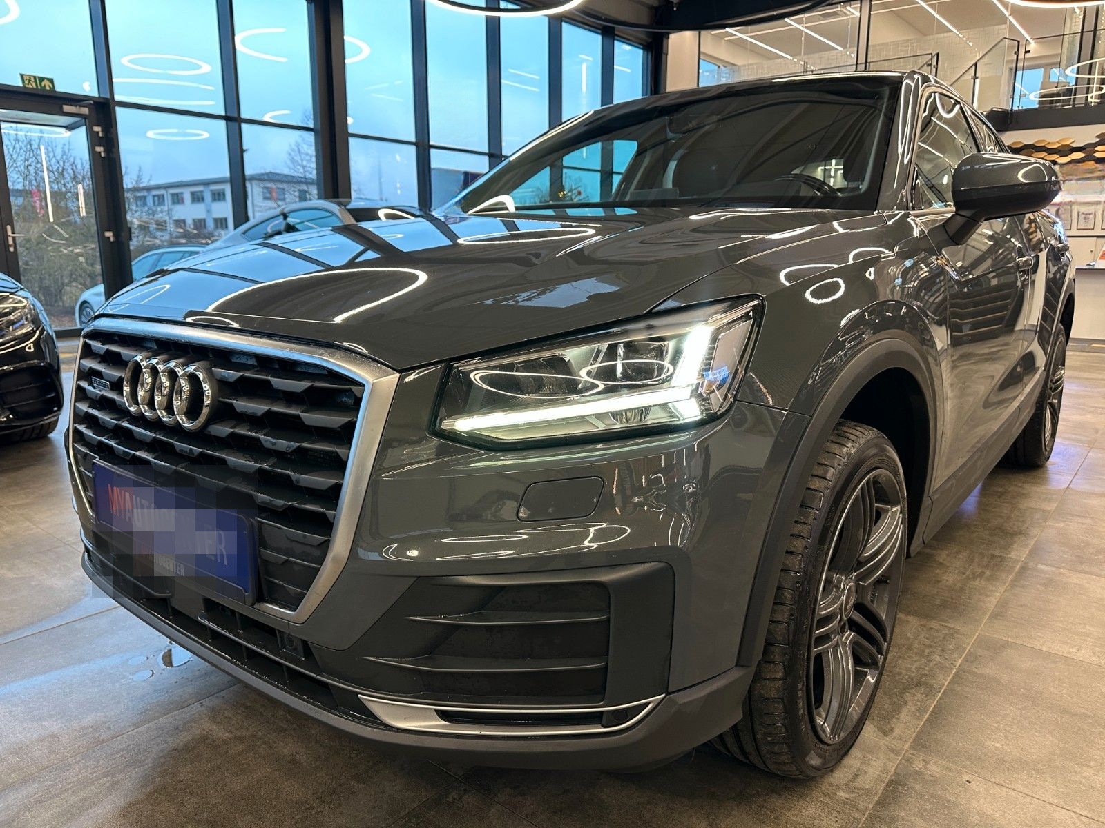 Audi Q2 quattro basis *2. Hand*Klima*SHZ*LED*AHK*MMI* foto 2