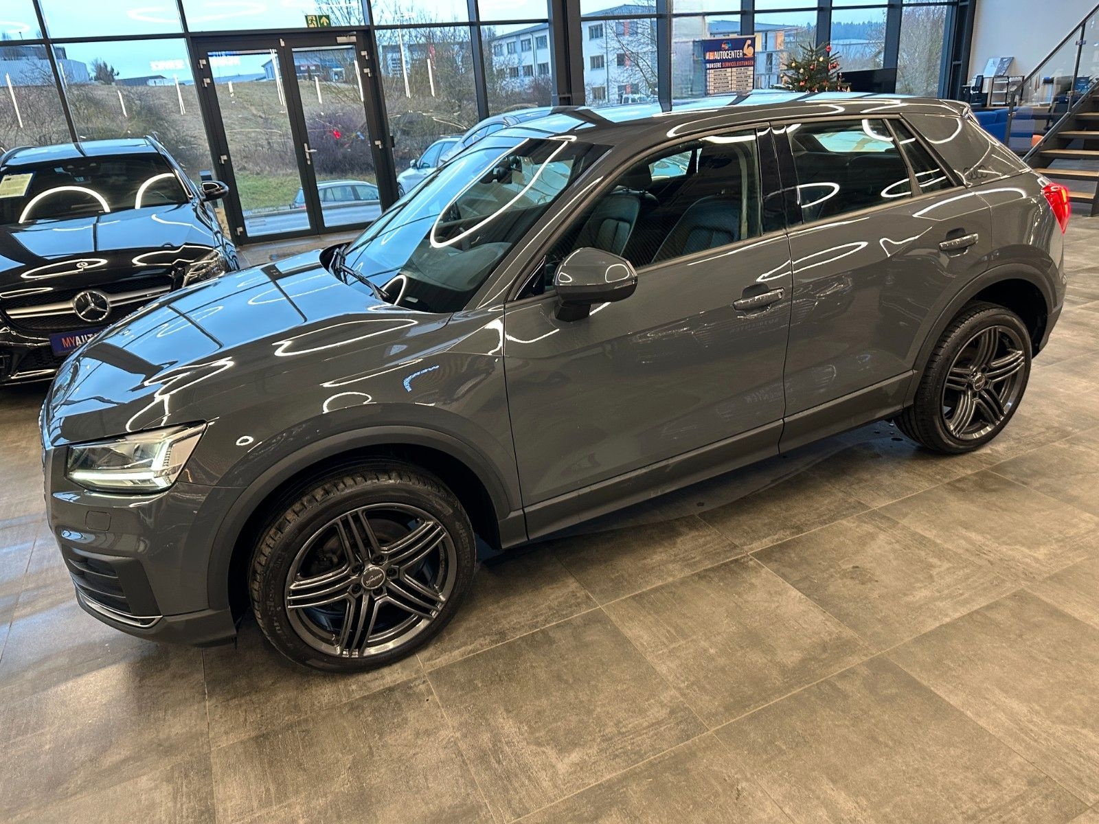 Audi Q2 quattro basis *2. Hand*Klima*SHZ*LED*AHK*MMI* foto 24
