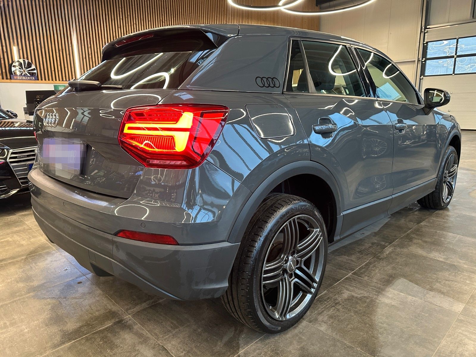 Audi Q2 quattro basis *2. Hand*Klima*SHZ*LED*AHK*MMI* foto 5