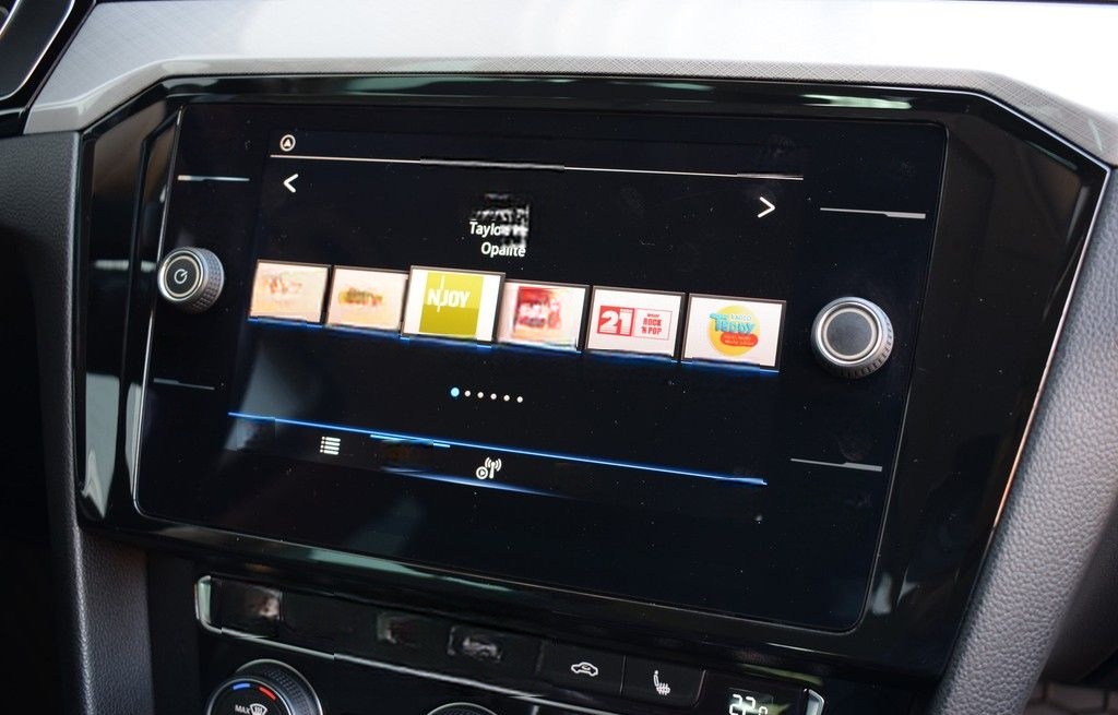 Volkswagen Passat Variant TDI 2.0 DSG *Business*Matrix*Navi foto 15