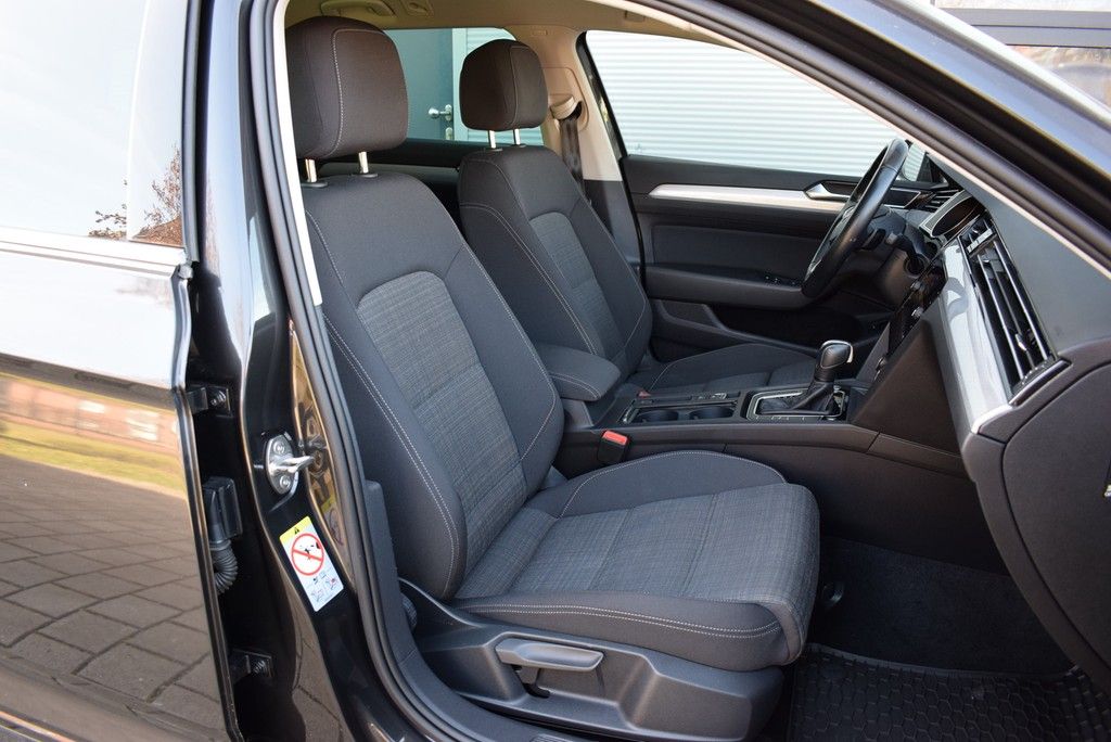 Volkswagen Passat Variant TDI 2.0 DSG *Business*Matrix*Navi foto 5