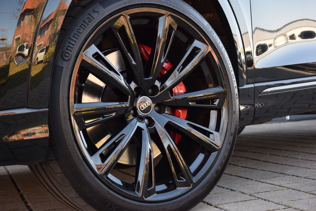 Audi SQ8 4.0 TFSI qu/Tip. *Competition+* Matrix*Pano* foto 23