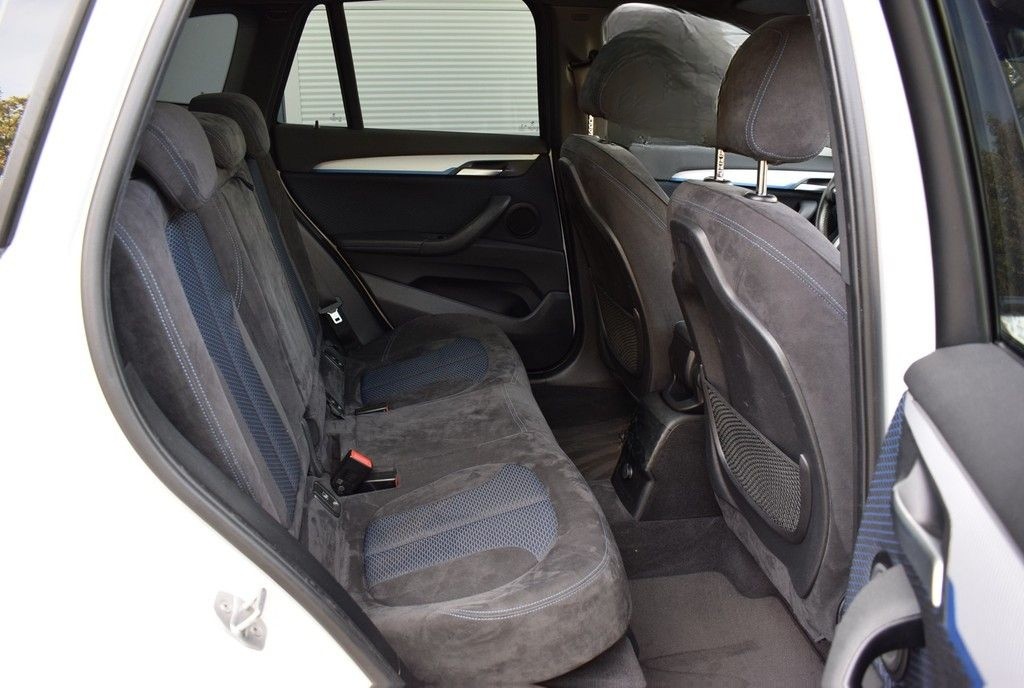 BMW X1 xDrive25d M Sport *AHK*Pano*Navi*RüKam*LED* foto 6
