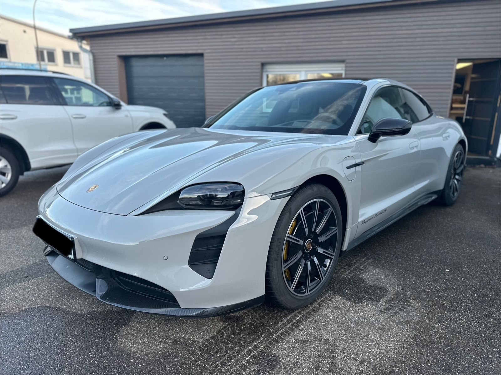 Porsche Taycan Turbo S/Carbon/Keramik/Approved 09/28 foto 2