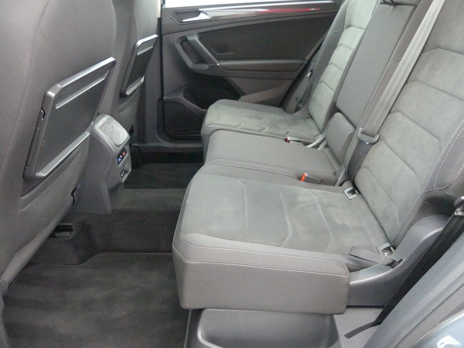 Volkswagen Tiguan Allspace Highline 4M LED Virtual Cockpit foto 37