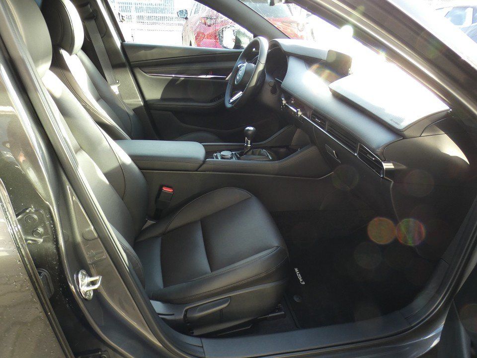Mazda 3 2.5L e-SKYACTIV G 140ps  6MT FWD Takumi foto 8