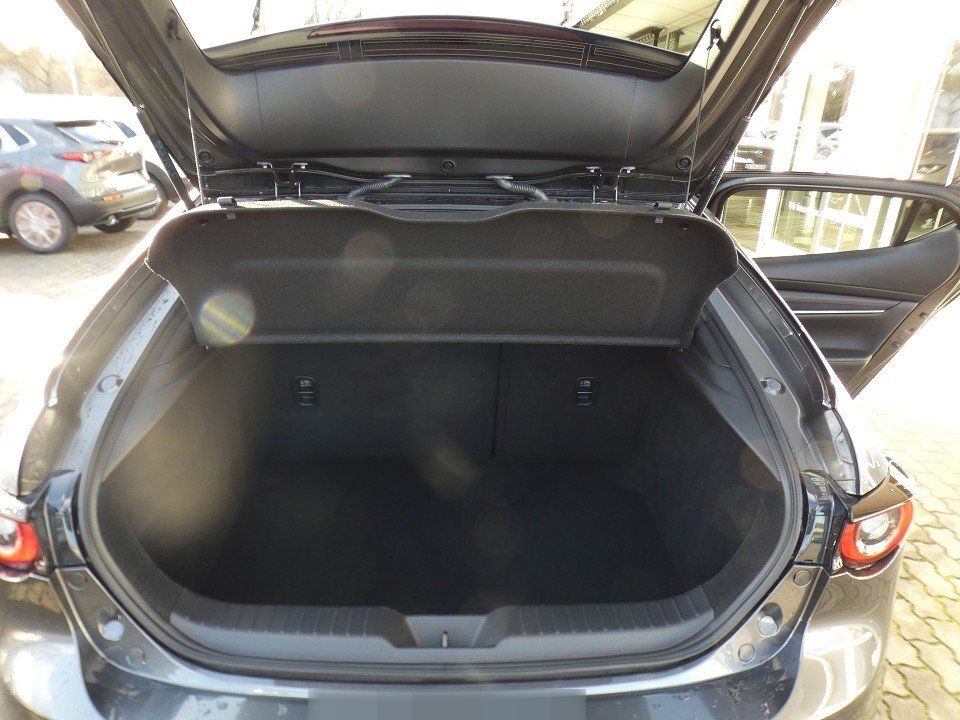 Mazda 3 2.5L e-SKYACTIV G 140ps  6MT FWD Takumi foto 10