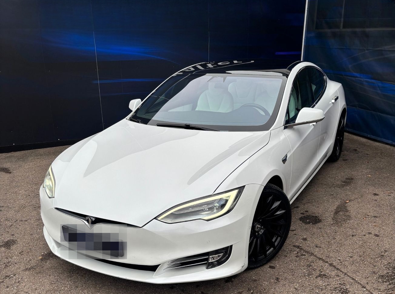 Tesla Model S foto 2