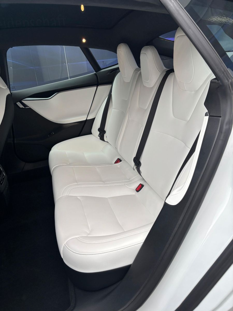 Tesla Model S foto 15