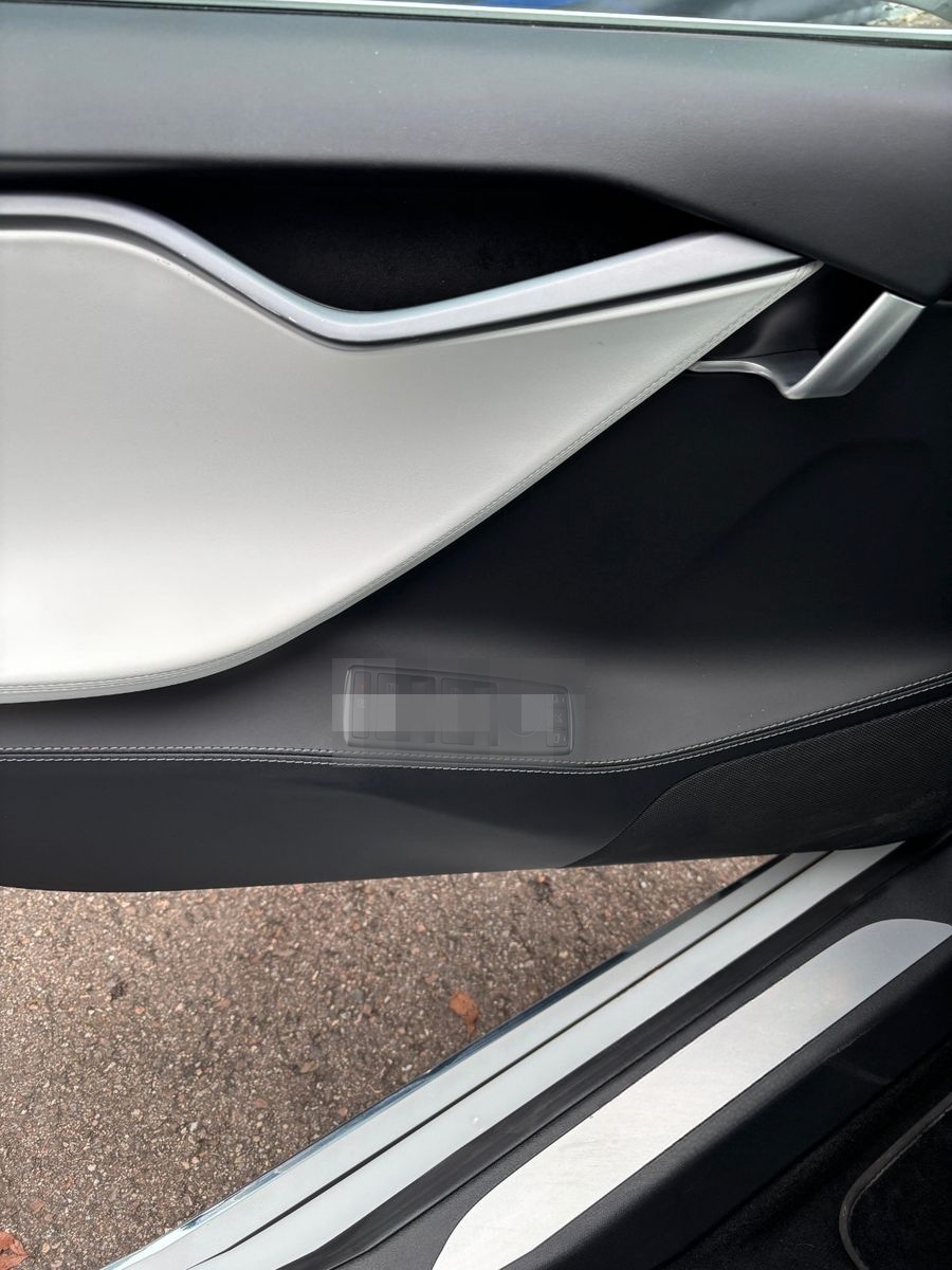 Tesla Model S foto 21