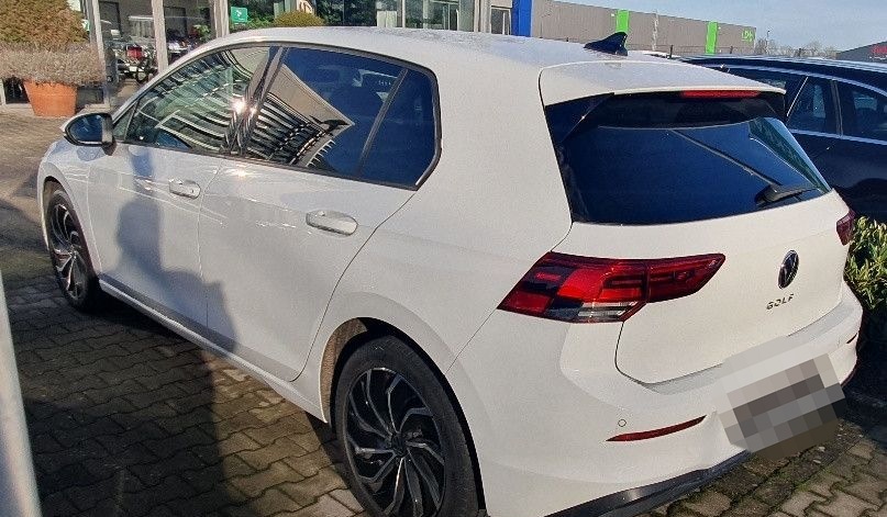 Volkswagen Golf VIII Lim. Life Ambilight Navi SH ALU foto 6