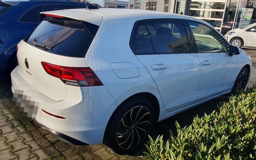 Volkswagen Golf VIII Lim. Life Ambilight Navi SH ALU foto 8