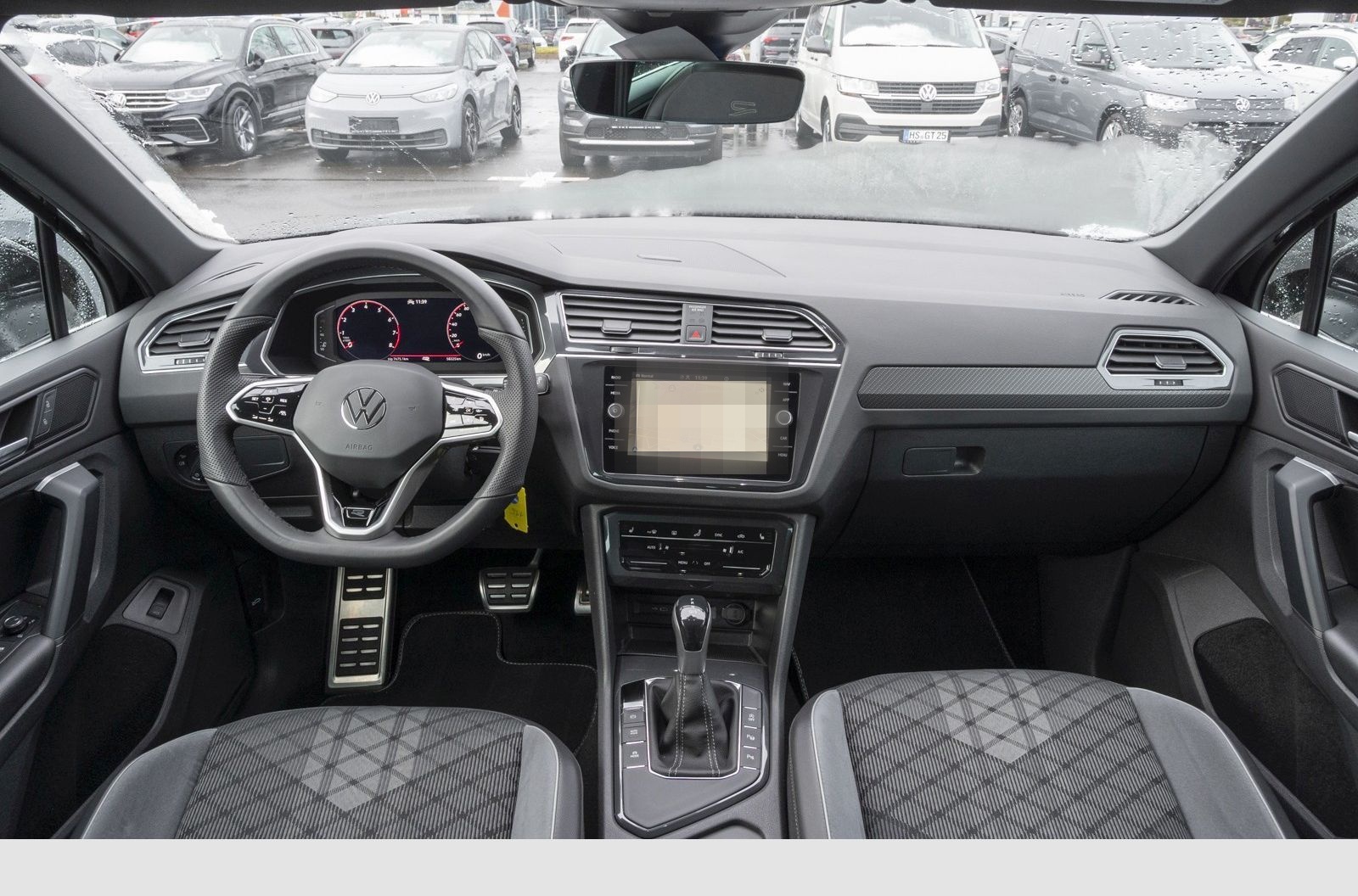 Volkswagen Tiguan 1.5 TSI DSG R Line Pano, AHK, Kamera, Mat foto 13