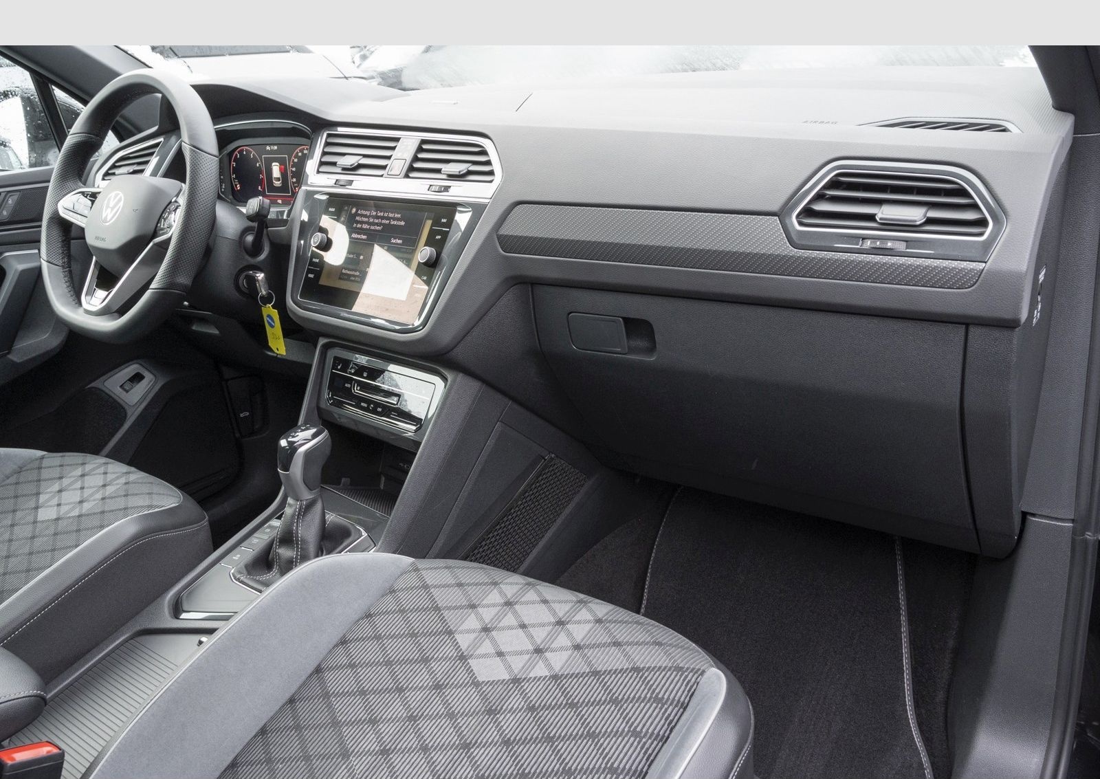 Volkswagen Tiguan 1.5 TSI DSG R Line Pano, AHK, Kamera, Mat foto 9