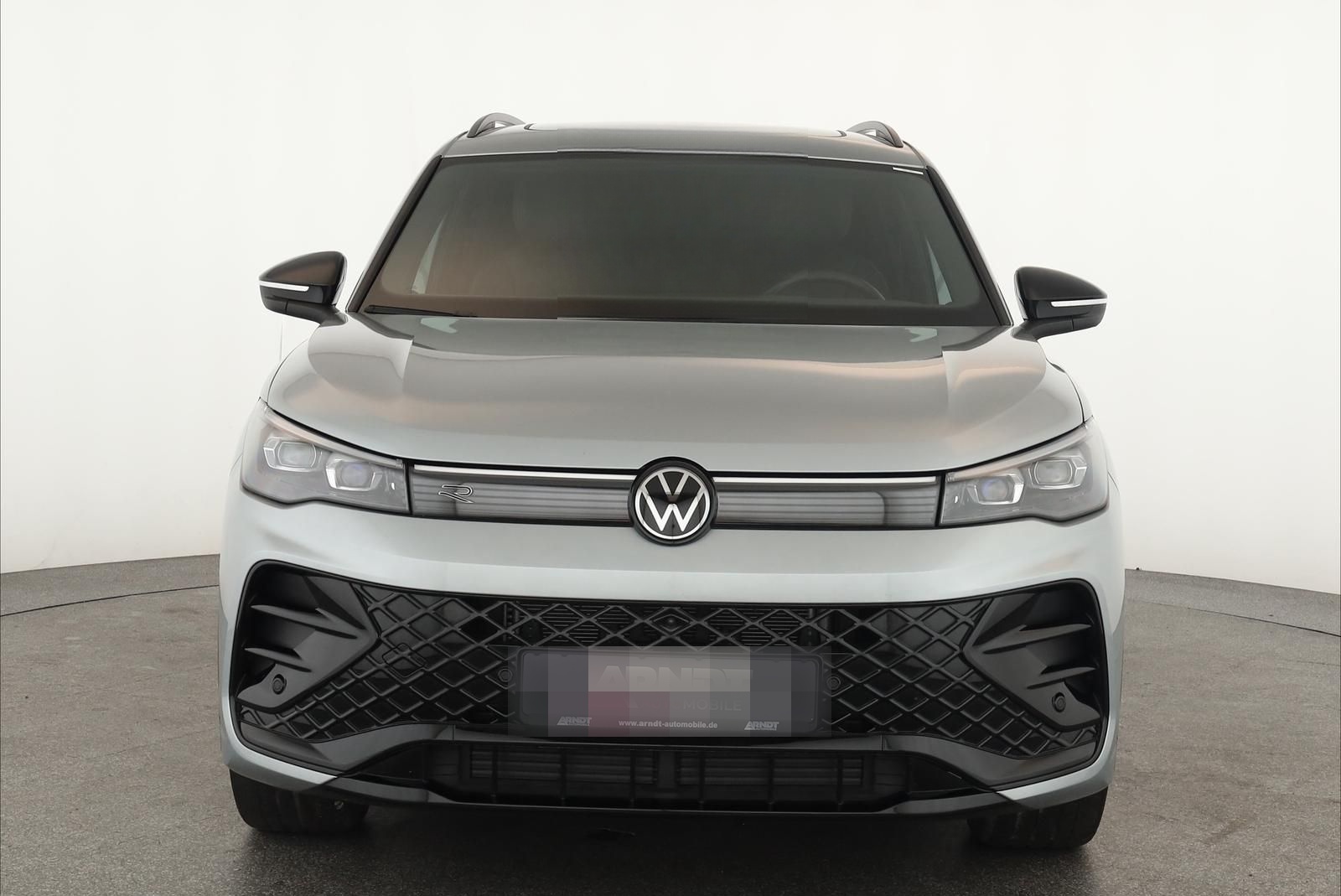 Volkswagen Tiguan 2.0 TSI DSG 4M R-Line IQ Pano Nav Key 360 foto 3