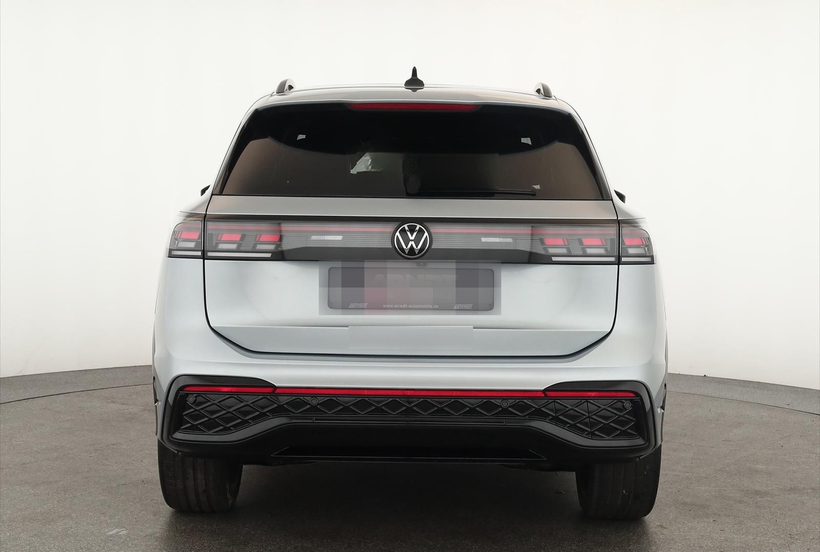 Volkswagen Tiguan 2.0 TSI DSG 4M R-Line IQ Pano Nav Key 360 foto 4