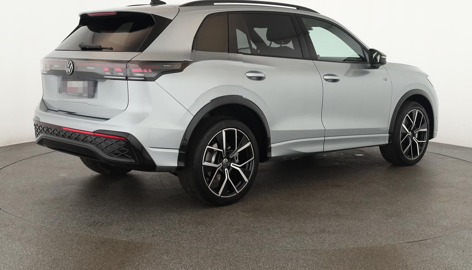 Volkswagen Tiguan 2.0 TSI DSG 4M R-Line IQ Pano Nav Key 360 foto 5