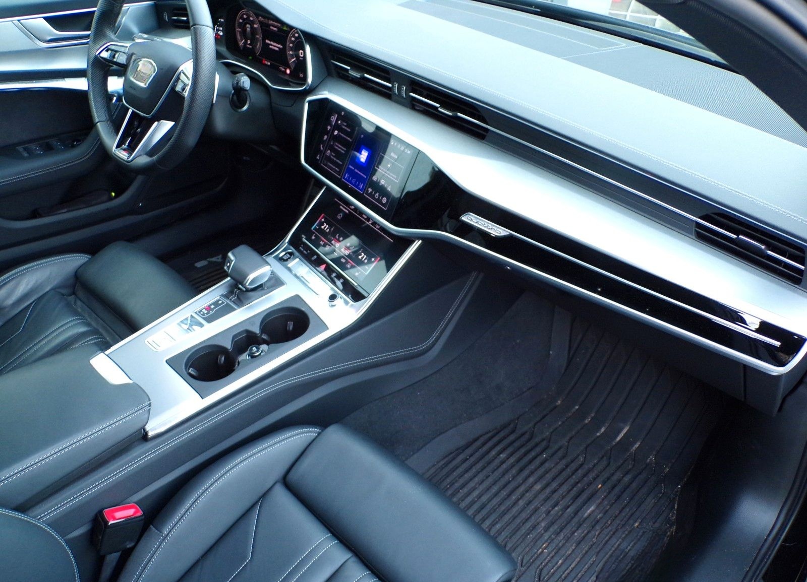Audi A6 Avant 55 TFSI e quattro S line foto 11