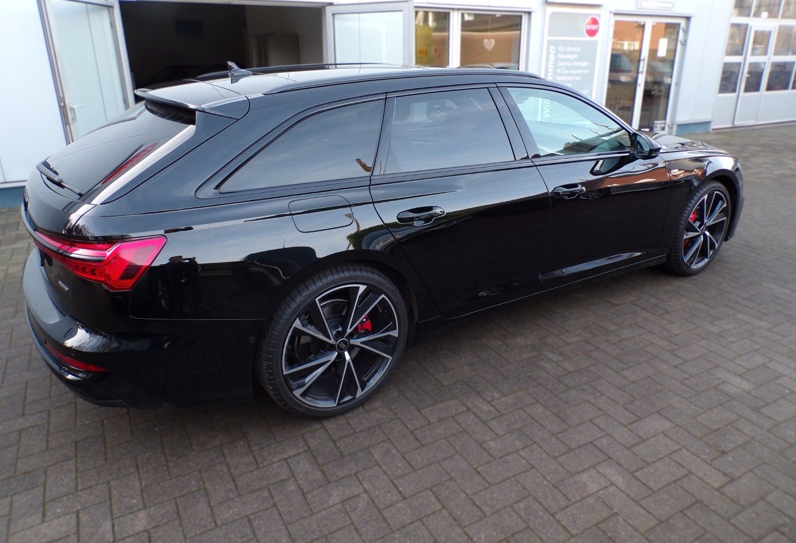 Audi A6 Avant 55 TFSI e quattro S line foto 3