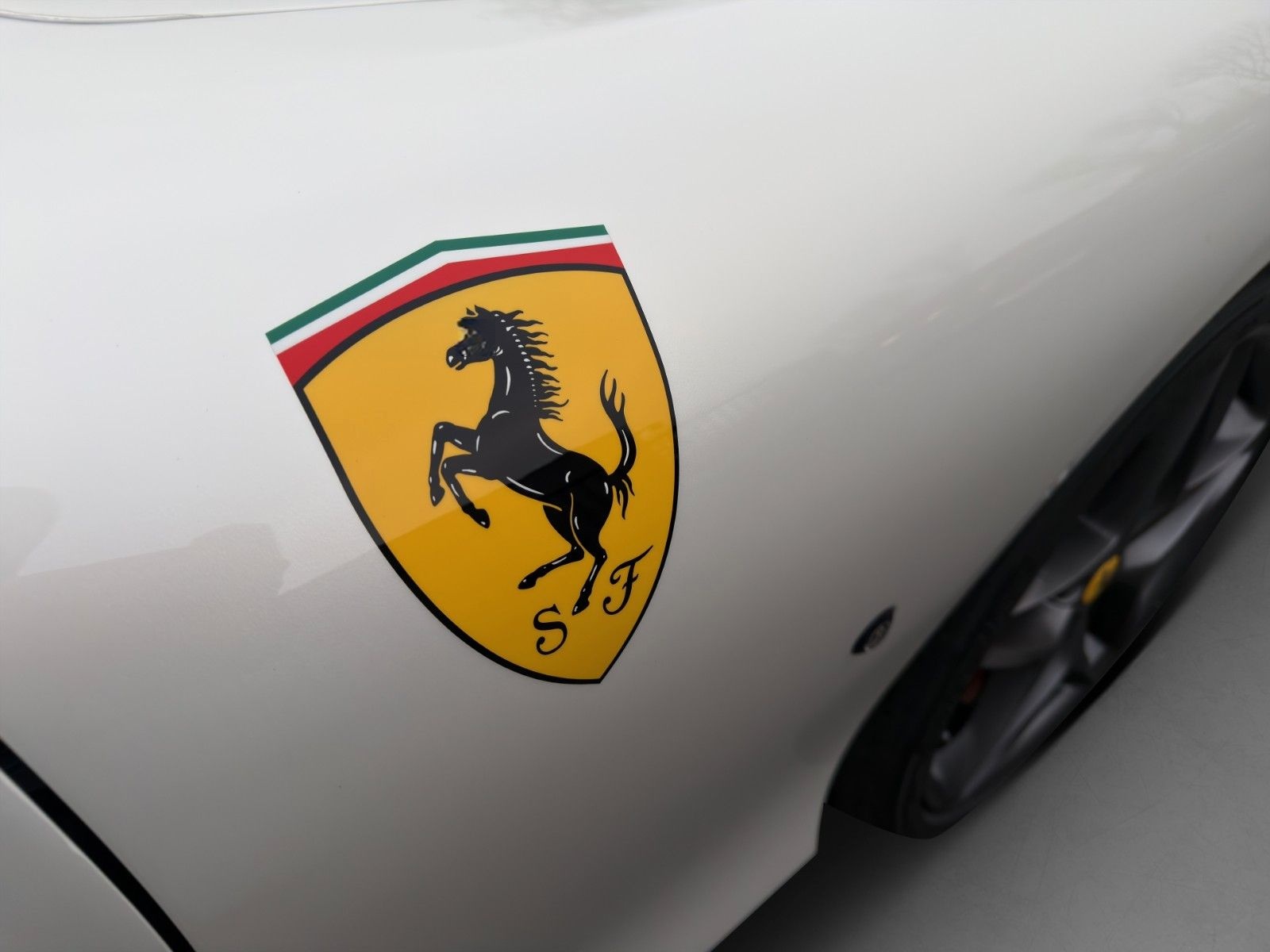 Ferrari Roma Spider / Painted Shields / MADM foto 11