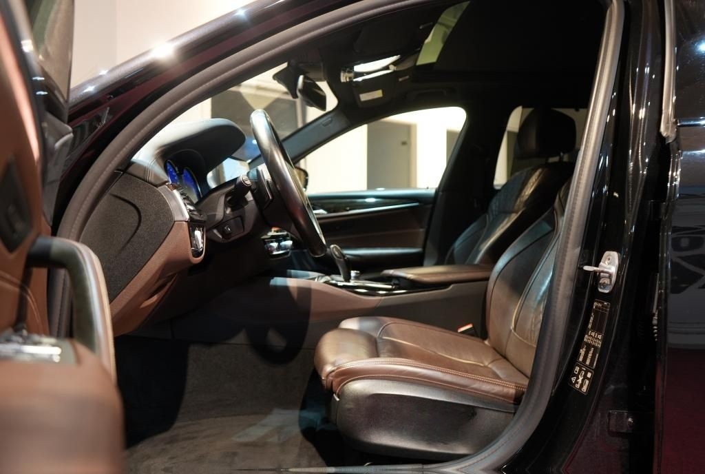 BMW M550 d xDrive Touring *LED*Navi*Virtual*Kamera* foto 14