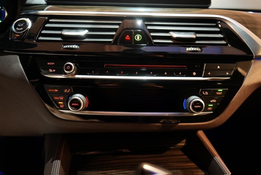 BMW M550 d xDrive Touring *LED*Navi*Virtual*Kamera* foto 21