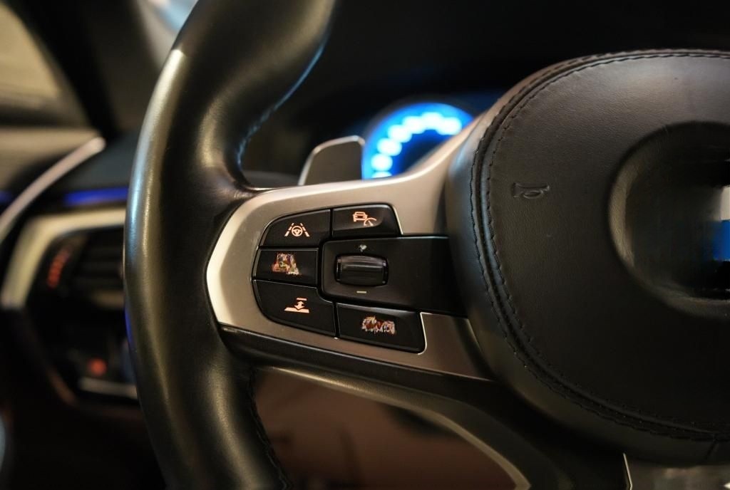 BMW M550 d xDrive Touring *LED*Navi*Virtual*Kamera* foto 25
