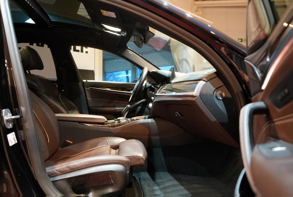 BMW M550 d xDrive Touring *LED*Navi*Virtual*Kamera* foto 10