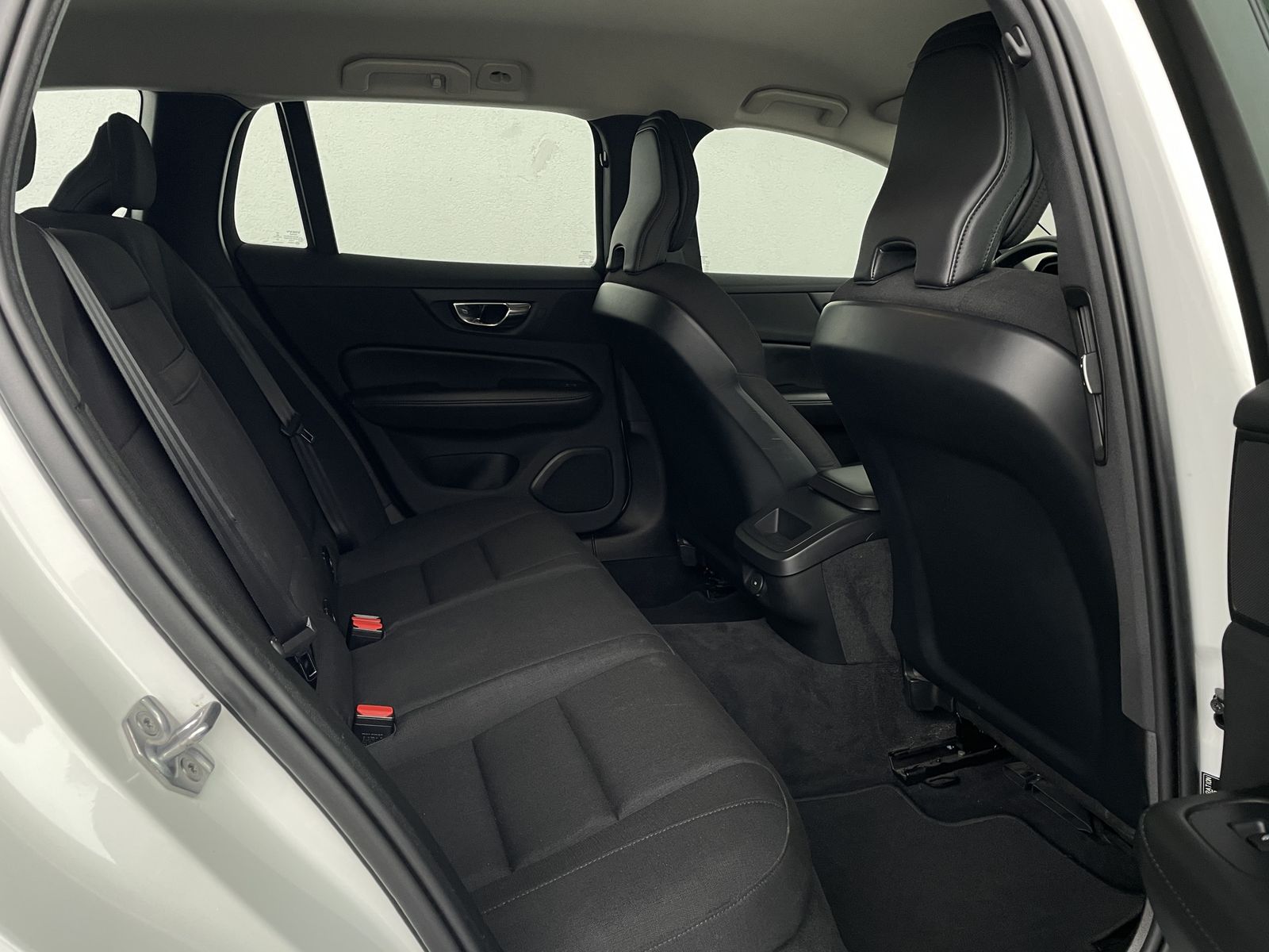 Volvo V60 B3*MOMENTUM PRO*R.KAM*LED*NAVI*KEYLESS* foto 12