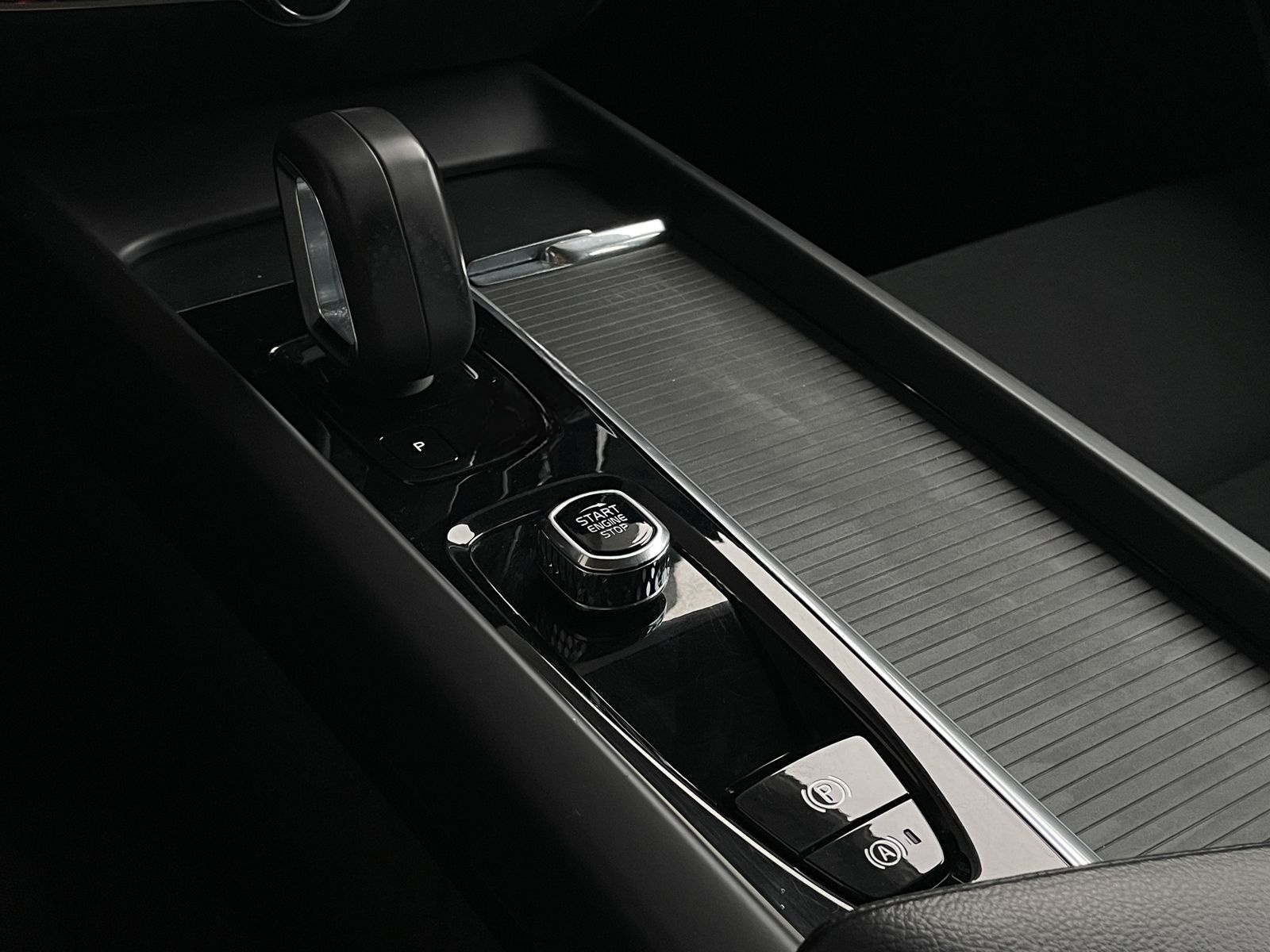 Volvo V60 B3*MOMENTUM PRO*R.KAM*LED*NAVI*KEYLESS* foto 22