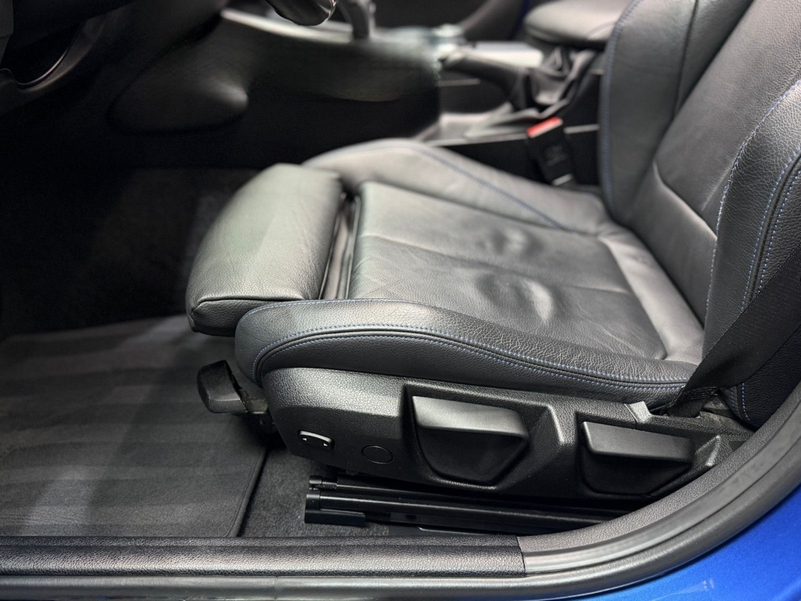 BMW M140i Special Edition LCI|LED|LEDER|DEUTSCHES FZ foto 24