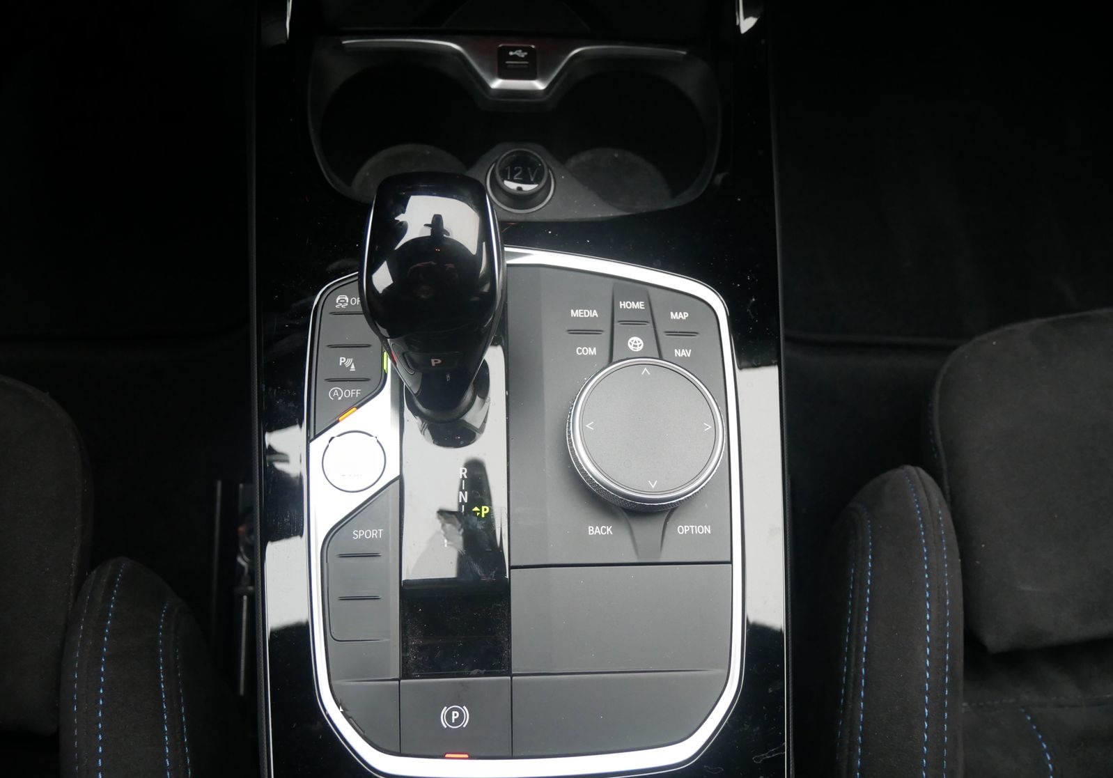 BMW M135i xDrive HUD H/K-HiFi LED LHZ DA. PA. ACC foto 23
