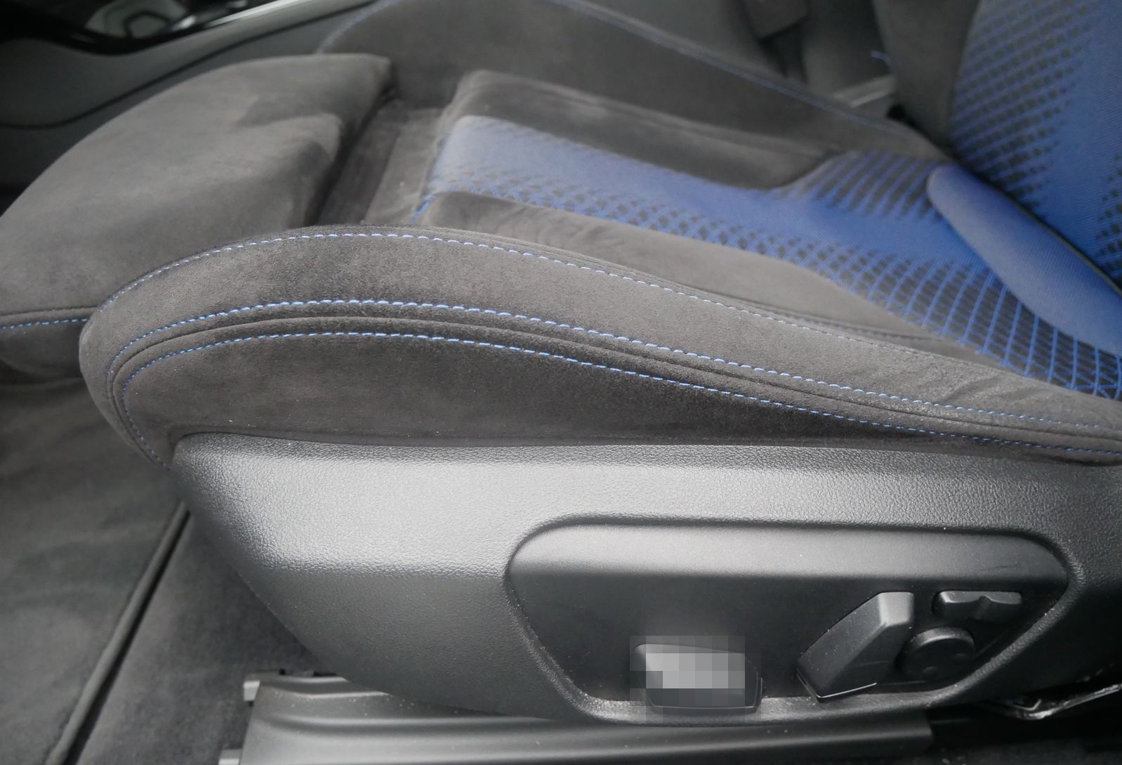 BMW M135i xDrive HUD H/K-HiFi LED LHZ DA. PA. ACC foto 10