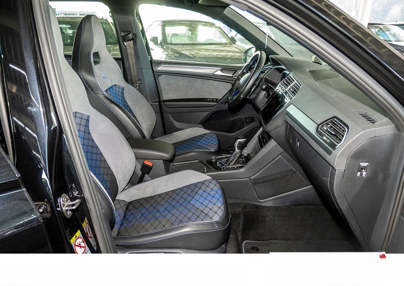Volkswagen Tiguan R 2.0 TSI DSG Navi Kamera Pano ACC LED foto 4