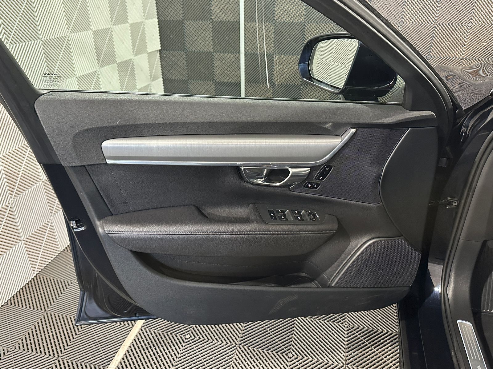 Volvo V90 Kombi AWD*MOMENTUM*LED-R.KAM-ST.H-MEMO-LEDER foto 18