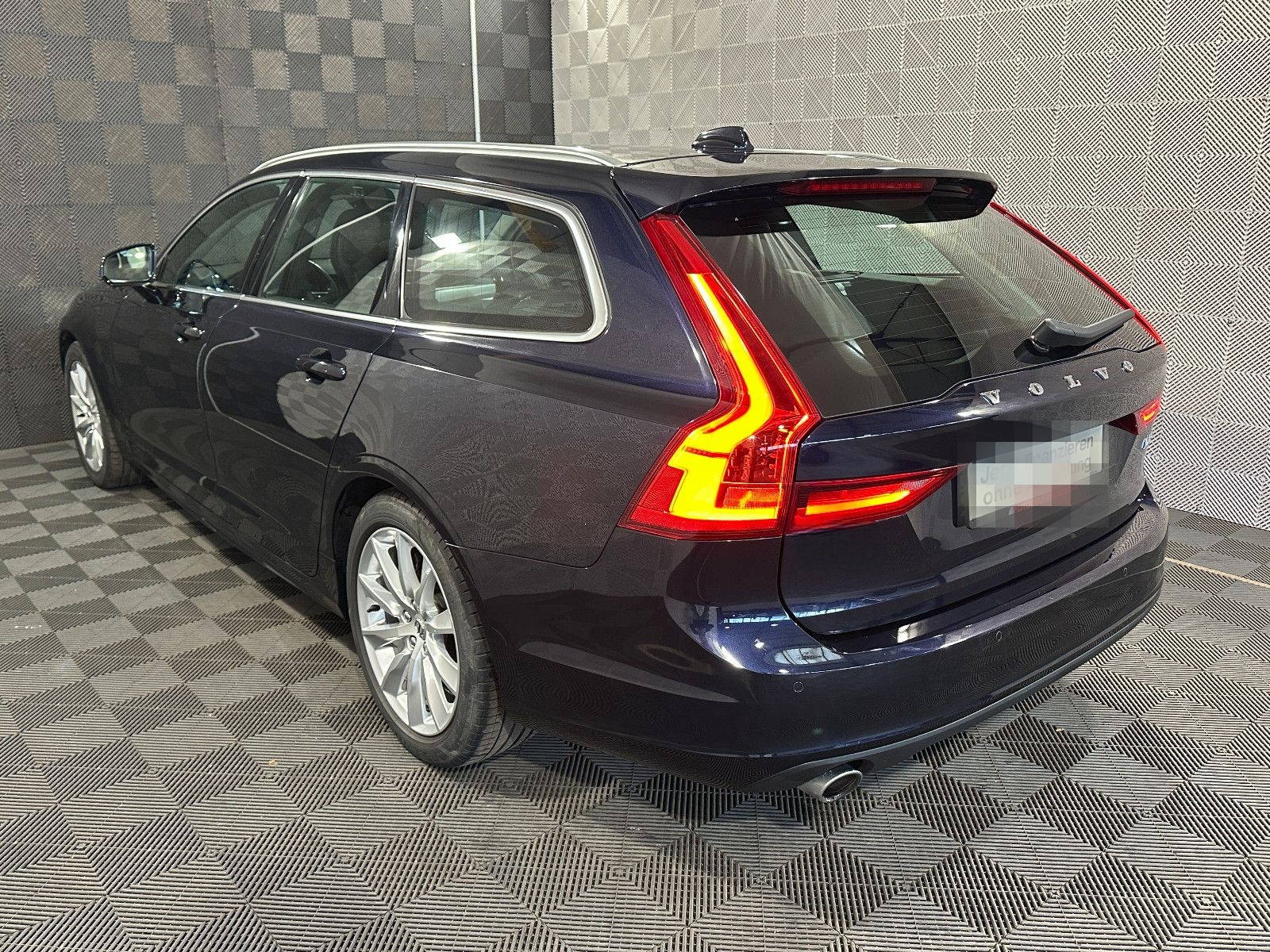 Volvo V90 Kombi AWD*MOMENTUM*LED-R.KAM-ST.H-MEMO-LEDER foto 3