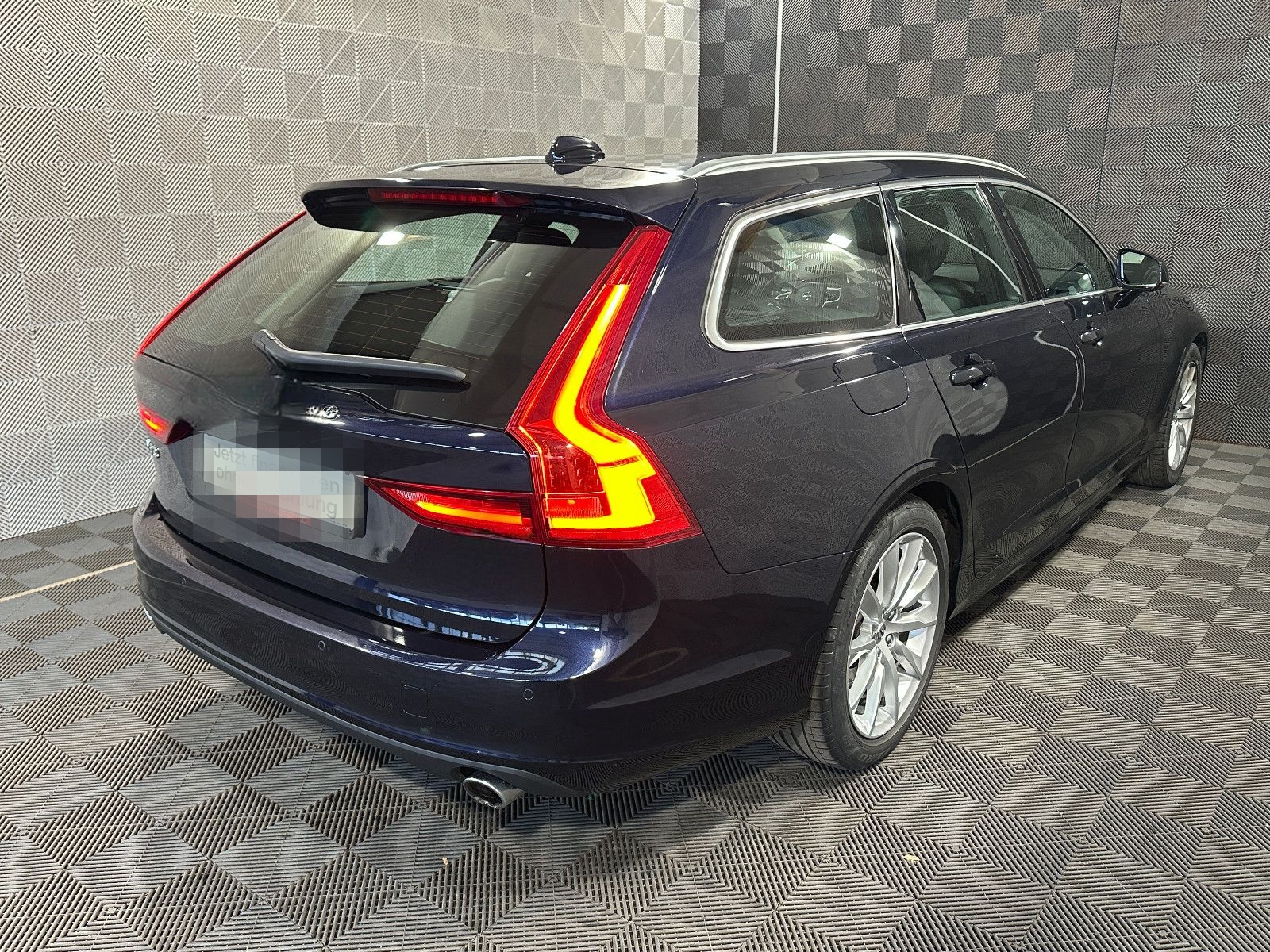 Volvo V90 Kombi AWD*MOMENTUM*LED-R.KAM-ST.H-MEMO-LEDER foto 4